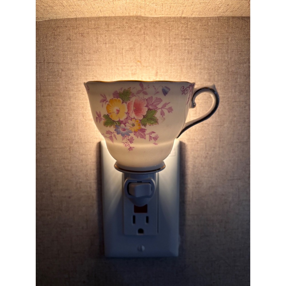 Colclough Handcrafted Tea Cup Night Light